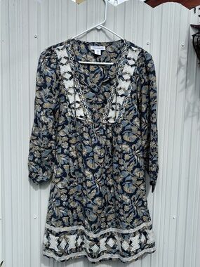 Lucky Brand Navy and Cream Floral Lace-Trim Tunic